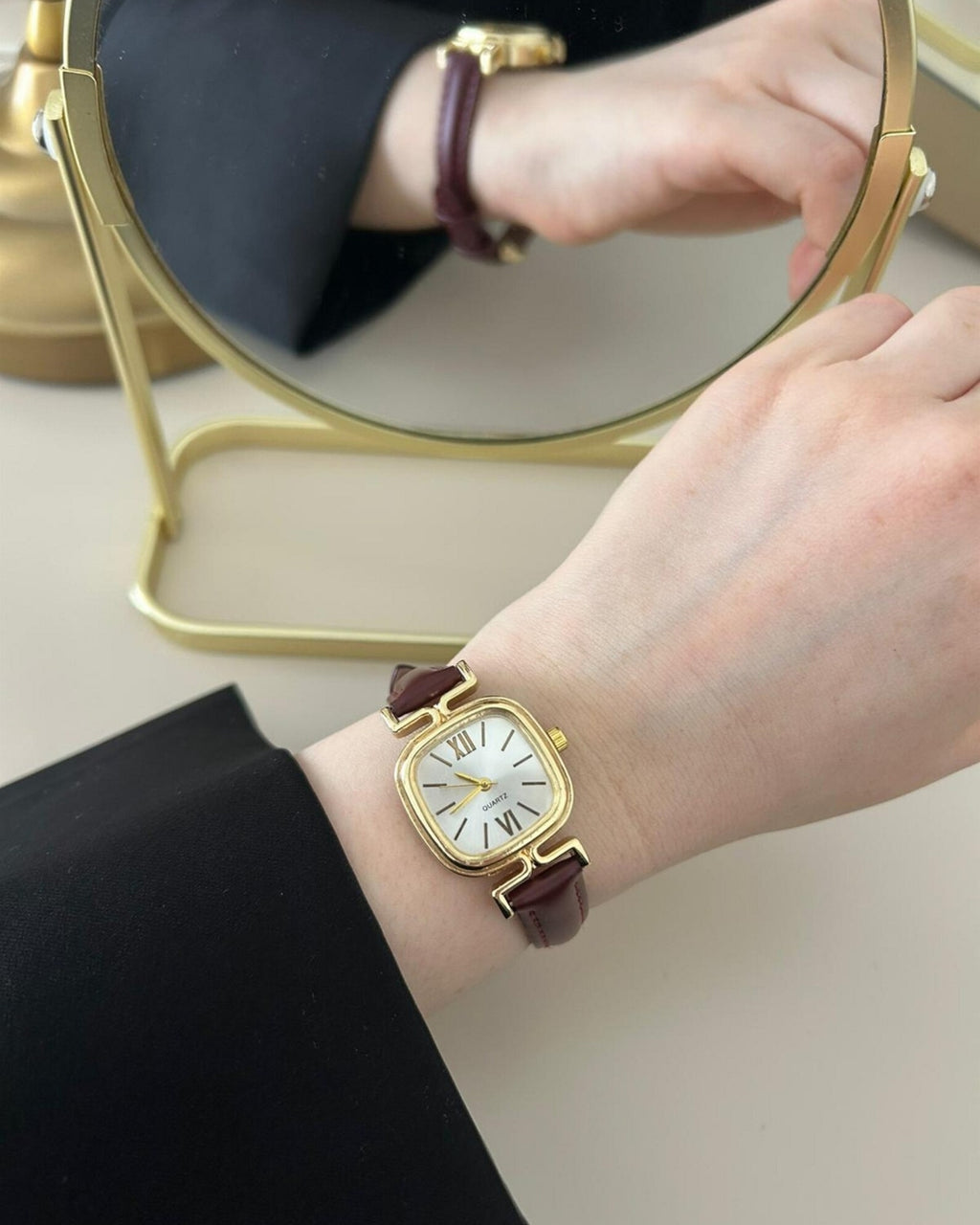Elegant Burgundy Leather Women's Quartz Watch