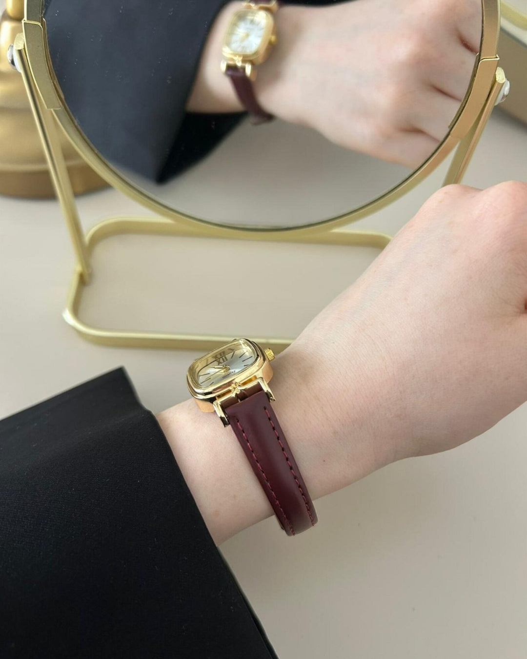 Elegant Burgundy Leather Women's Quartz Watch