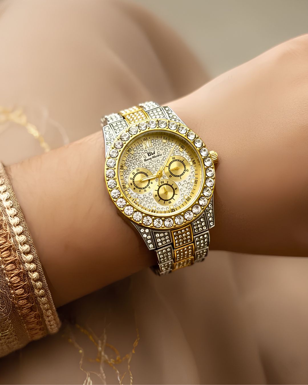 Cosmos Analog Round Luxury Women Watch